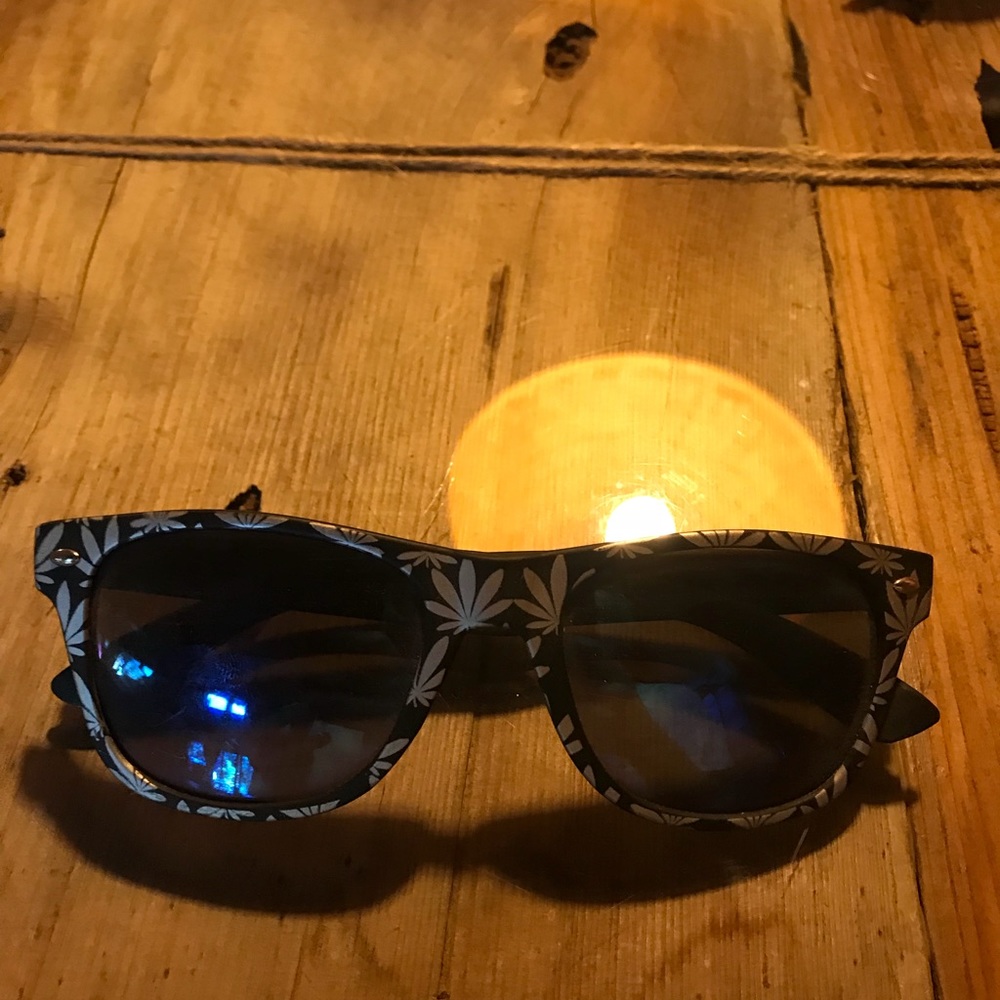 Sunglasses with pot leafs
